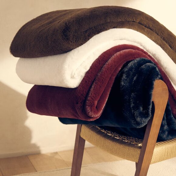 Indigo Faux Fur Throw - Picture 1 of 6